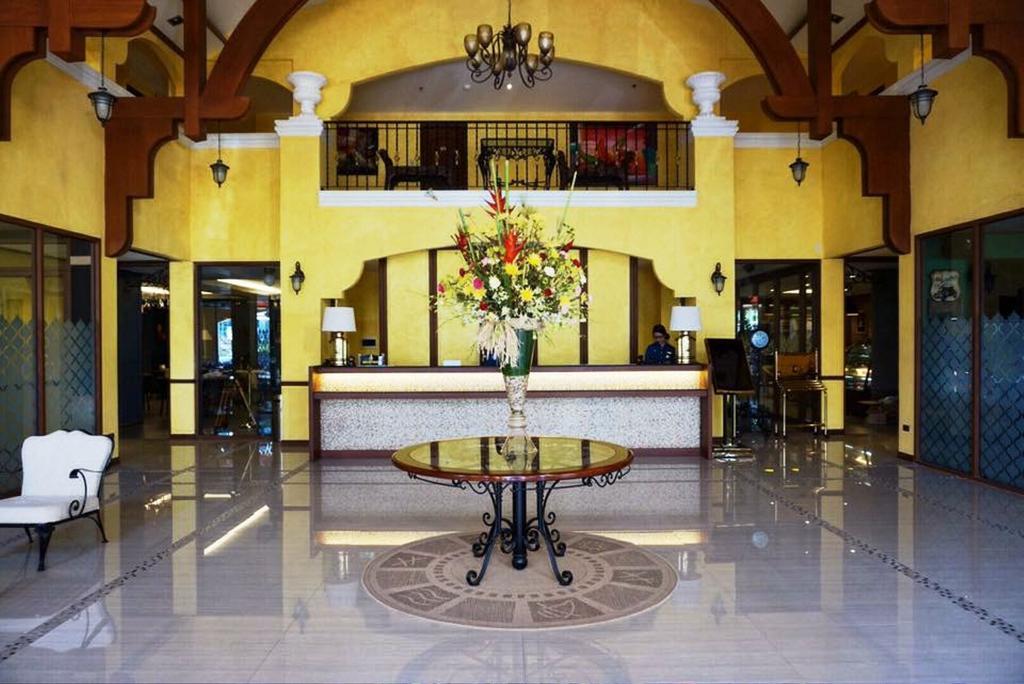 The Pepperland Hotel Legazpi Εξωτερικό φωτογραφία